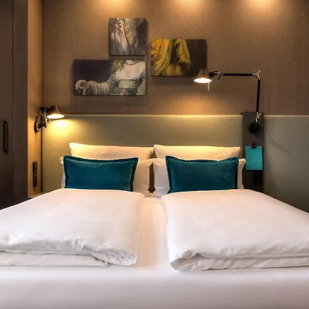 Motel One Amsterdam-Waterlooplein Exterior photo